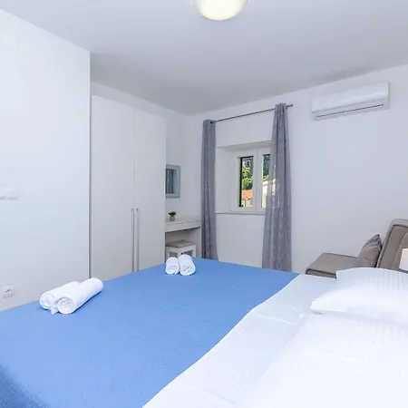 House Mateljan * Poljica (Hvar)